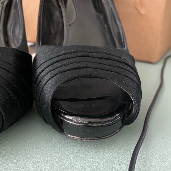 White House Black Market WHBM Jordin Peeptoe Heels Platform Shoe Black Satin 7.5 - Picture 9 of 14